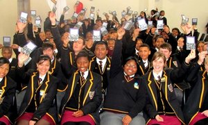 Matriekklas van 2013 skud die vere reg vir hul afskeidsdans